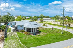 138 Atlantic St, Port Saint Joe, FL 32456 - Photo 2
