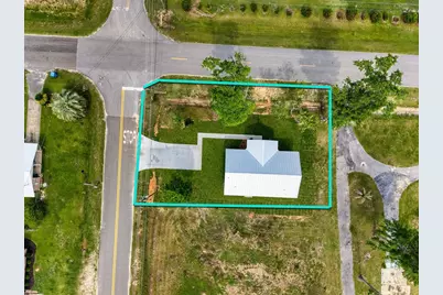 250 Winnie St, Wewahitchka, FL 32465 - Photo 1