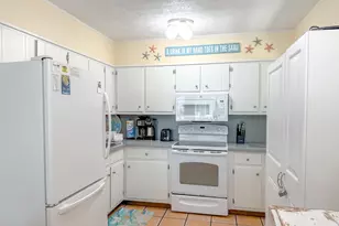 633 E Gorrie Dr, Saint George Island, FL 32328 - Photo 10