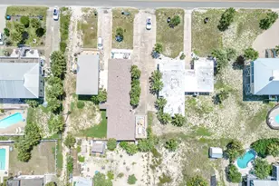 633 E Gorrie Dr, Saint George Island, FL 32328 - Photo 4