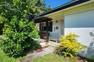 305 Twentieth St, Port Saint Joe, FL 32456 - Photo 2