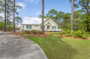 301 Sweet Bay Cir, Eastpoint, FL 32328 - Photo 6