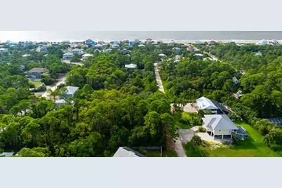 532 W Sawyer St, Saint George Island, FL 32328 - Photo 20