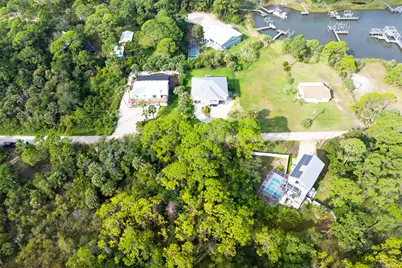 532 W Sawyer St, Saint George Island, FL 32328 - Photo 8