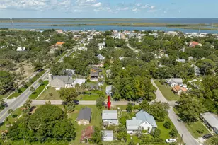 66 8th St, Apalachicola, FL 32320 - Photo 6