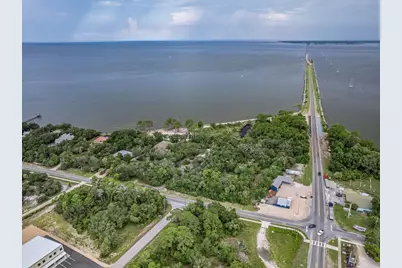17 S Bay Shore Dr, Eastpoint, FL 32328 - Photo 14