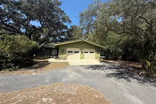 17 S Bay Shore Dr, Eastpoint, FL 32328 - Photo 2