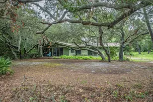 17 S Bay Shore Dr, Eastpoint, FL 32328 - Photo 8