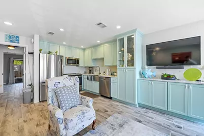 903 NW Ave A #Unit 2, Carrabelle, FL 32322 - Photo 4