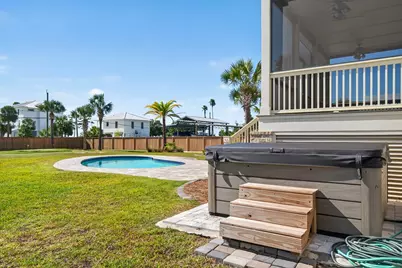 1404 Monument Ave, Port Saint Joe, FL 32456 - Photo 8