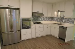 24 Parker Ave, Carrabelle, FL 32322 - Photo 4