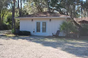 215 N Bayshore Dr, Eastpoint, FL 32328 - Photo 42