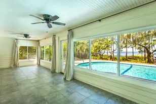 215 N Bayshore Dr, Eastpoint, FL 32328 - Photo 44