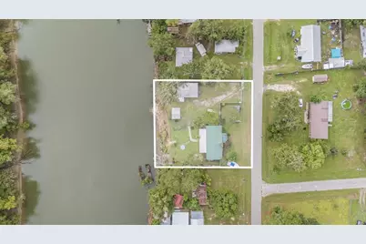 204 Riverview Dr, Wewahitchka, FL 32465 - Photo 1