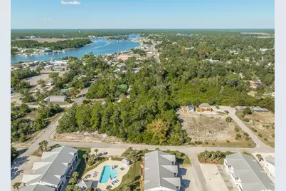 501C NE Ave A #C, Carrabelle, FL 32322 - Photo 4