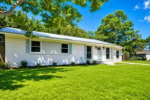 53 Bay Shore Dr, Apalachicola, FL 32320 - Photo 2