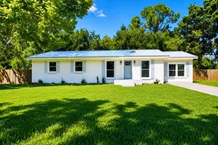 53 Bay Shore Dr, Apalachicola, FL 32320 - Photo 1