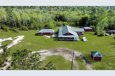 389 E Creekview Dr, Wewahitchka, FL 32465 - Photo 2