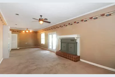 389 E Creekview Dr, Wewahitchka, FL 32465 - Photo 4