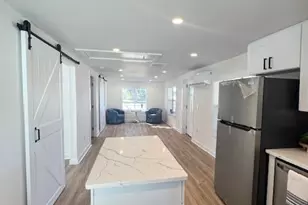 302 NW 9th St, Carrabelle, FL 32322 - Photo 6