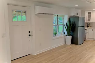 302 NW 9th St, Carrabelle, FL 32322 - Photo 2