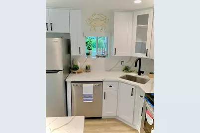 302 NW 9th St, Carrabelle, FL 32322 - Photo 4