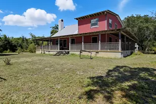 1097 Cypress St, Apalachicola, FL 32320 - Photo 2
