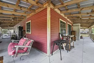 1097 Cypress St, Apalachicola, FL 32320 - Photo 4