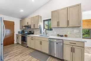 211 N Bayshore Dr, Eastpoint, FL 32328 - Photo 14