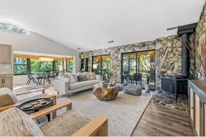 211 N Bay Shore Dr, Eastpoint, FL 32328 - Photo 10