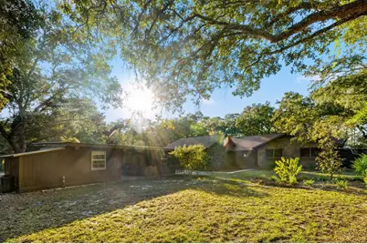 211 N Bay Shore Dr, Eastpoint, FL 32328 - Photo 2