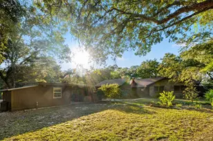 211 N Bayshore Dr, Eastpoint, FL 32328 - Photo 2