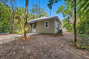 114 8th St, Apalachicola, FL 32320 - Photo 4