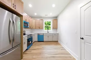 114 8th St, Apalachicola, FL 32320 - Photo 12