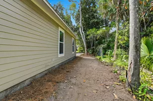 114 8th St, Apalachicola, FL 32320 - Photo 10