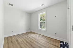 114 8th St, Apalachicola, FL 32320 - Photo 18