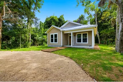114 8th St, Apalachicola, FL 32320 - Photo 2