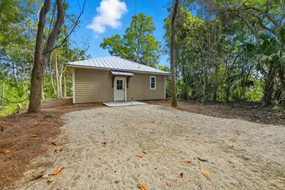 114 8th St, Apalachicola, FL 32320 - Photo 36