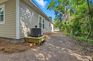 114 8th St, Apalachicola, FL 32320 - Photo 32
