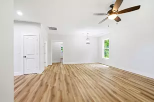 114 8th St, Apalachicola, FL 32320 - Photo 6