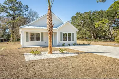224 17th St, Apalachicola, FL 32320 - Photo 1