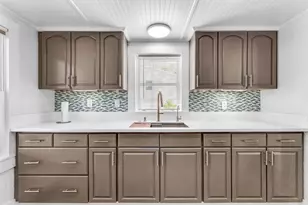 168 21st Ave, Apalachicola, FL 32320 - Photo 4