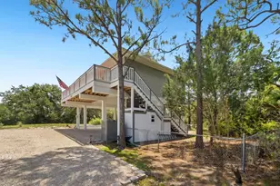 564 W Bay Shore Dr, Saint George Island, FL 32328 - Photo 8