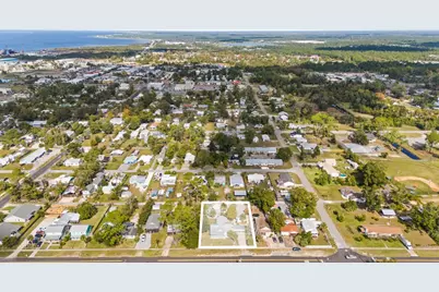 605 10th St, Port Saint Joe, FL 32456 - Photo 4