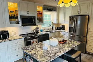 1002 Gulf Ave, Carrabelle, FL 32322 - Photo 10