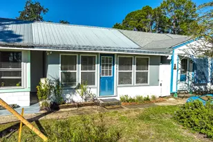 52-6 Parker Ave, Carrabelle, FL 32323 - Photo 2