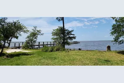 223 N Bay Shore Dr, Eastpoint, FL 32328 - Photo 8