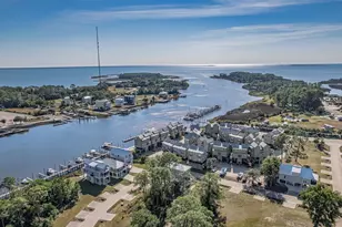 400 Pirates Landing Dr, Carrabelle, FL 32322 - Photo 6