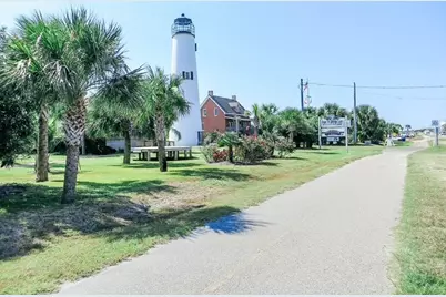 160 E Gorrie Dr, Saint George Island, FL 32328 - Photo 34