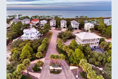 1629 Wayfarers Ct, Saint George Island, FL 32328 - Photo 4